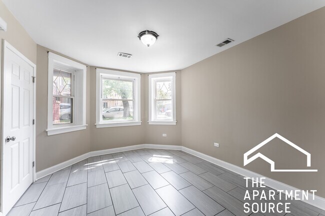 2618 N Harding Ave unit G, Chicago, IL 60647 - photo 2