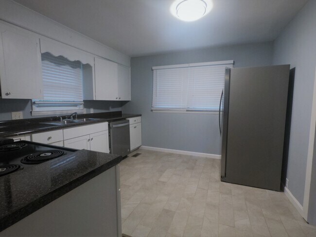 2409 Boiling Springs Rd, Boiling Springs, SC 29316 - photo 7