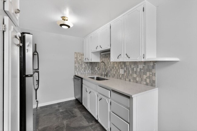 2262 S Vly Hwy, Denver, CO 80222 - photo 7