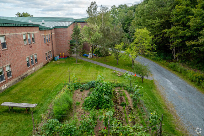 The Ottauquechee School is a public elementary school located in Quechee, Vermont.