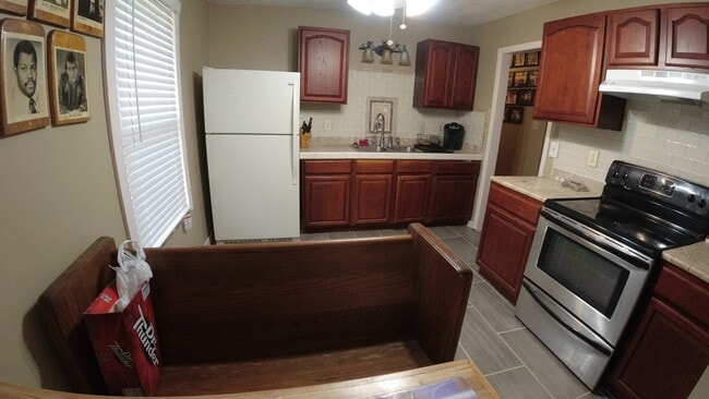 1725 Pinebrook Dr, Knoxville, TN 37909 - photo 2