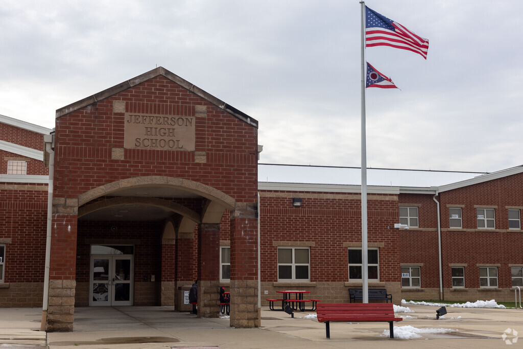Jefferson Area Sr High School provides education in the neighborhood of 
Jefferson Village.