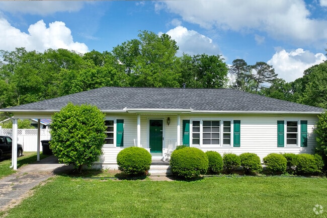 You can find many one-story, ranch-style homes in the Huffman neighborhood.