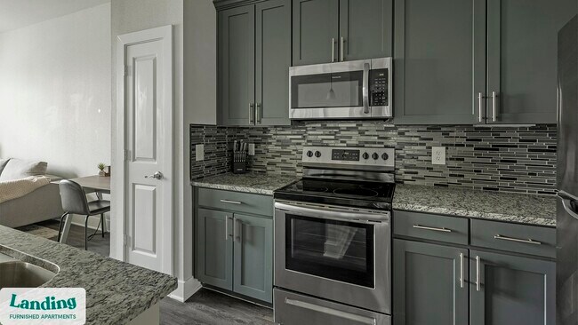 18101 Point Lookout Dr unit 421, Nassau Bay, TX 77058 - photo 4