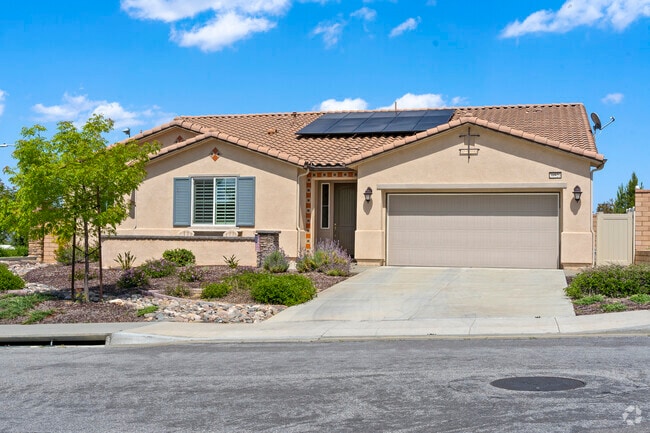 Discover the perfect home for you in Canyon Hills.