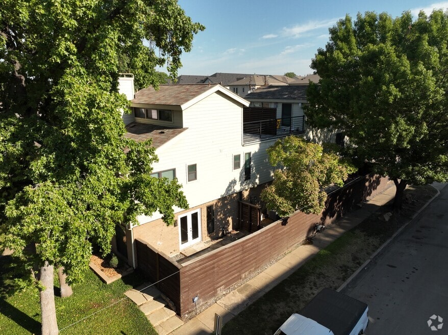 4102 Bowser Ave unit 1, Dallas, TX 75219 - photo 2