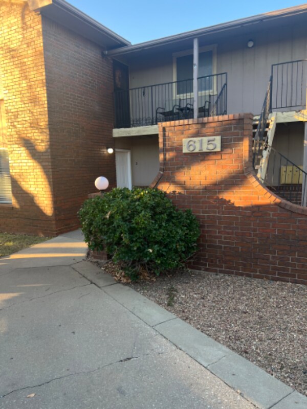 615 S Mt Carmel St Unit 2, Wichita, KS 67213