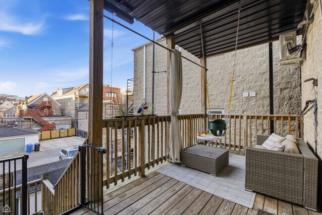 1236 N Cleaver St unit 3, Chicago, IL 60642 - photo 5