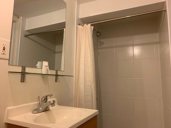 4638 194th St, Flushing, NY 11358 - photo 4