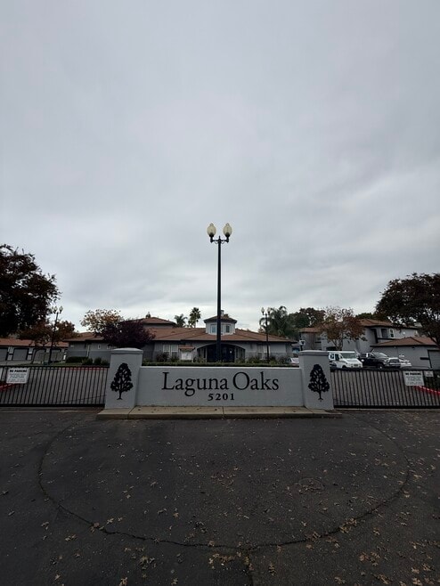 5201 Laguna Oaks Dr unit 70, Elk Grove, CA 95758 - photo 1