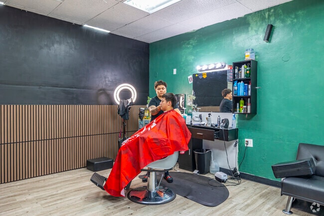 With its convenient location near Drexel Park, GoodFellas Barber Lounge is a go-to spot for residents looking for professional grooming services and personalized attention.