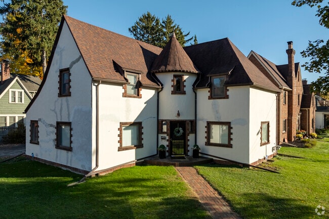 Queen Anne-style homes give the Nicholls neighborhood its warmth and charm.