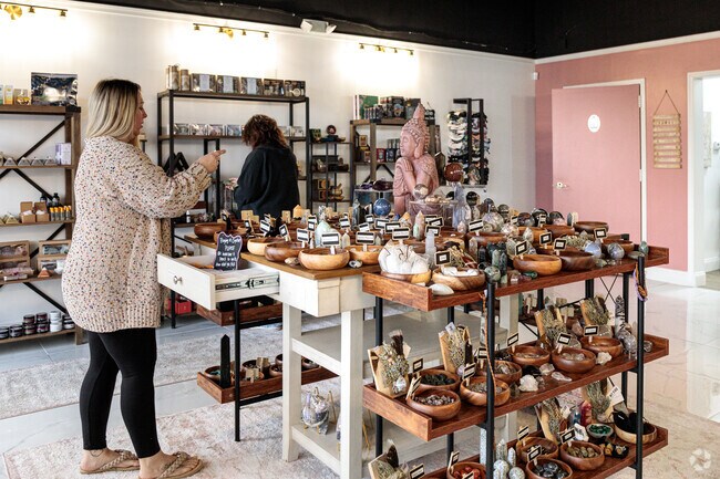 Gypsy Ro metaphysical boutique has all your crystals and mystical items in Waldorf.