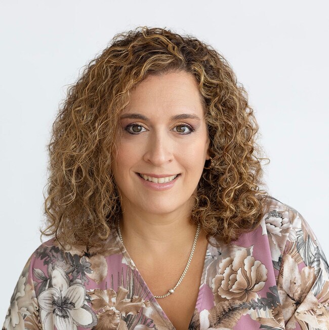 Angela Poules
