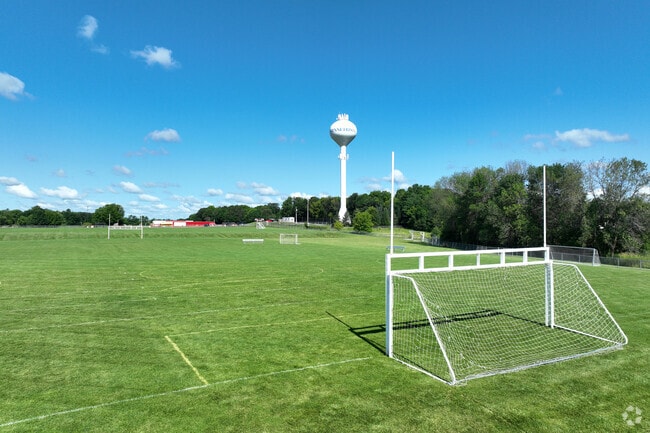 Mound Westonka High School has a student-teacher ratio of 18 to 1.