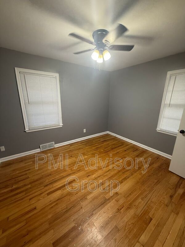 3523 SW 9th St, Topeka, KS 66606 - photo 5