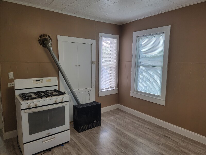 170 Canterbury St unit 3, Worcester, MA 01603 - photo 1