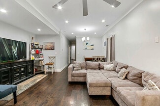 4350 W Monroe St, Chicago, IL 60624