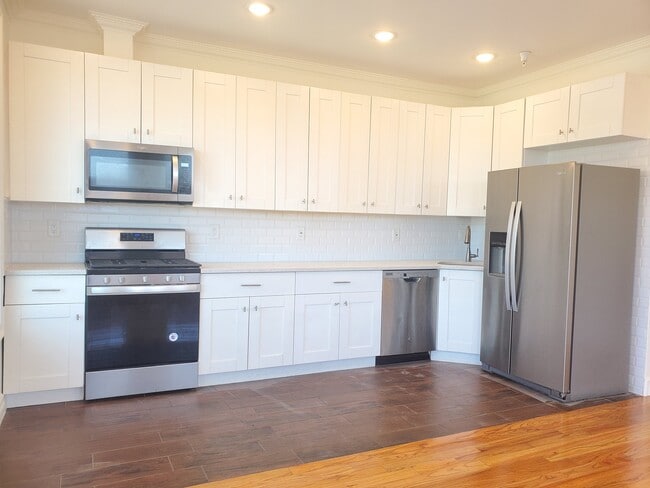 369 Danforth Ave unit 405, Jersey City, NJ 07305 - photo 2
