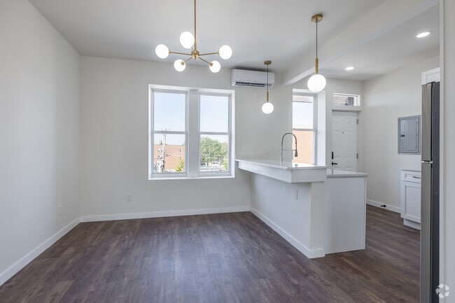 2BR, 1BA - 960SF - Dining Room