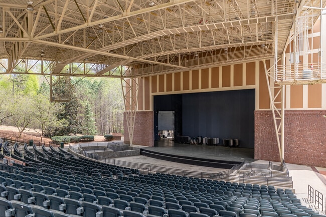 Catch a live music concert at Mable House Barns Amphitheatre