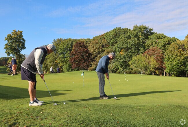 Beverly Cove golfers enjoy the exquisite 18-hole golf course at Beverly Golf & Tennis Club.