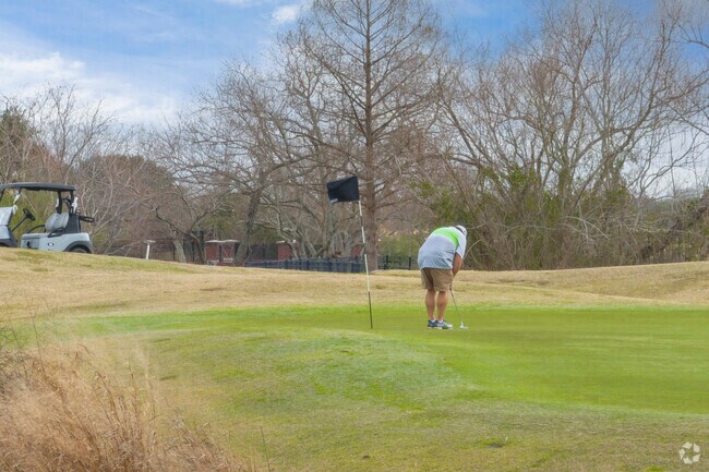 Southwyck Golf Course offers fairways for residents of Silverlake to enjoy a relaxing round.