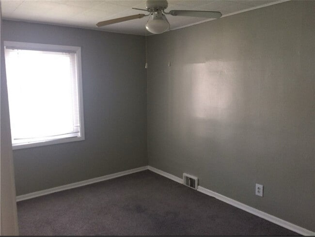 941 Cypress Way, Glassport, PA 15045 - photo 4