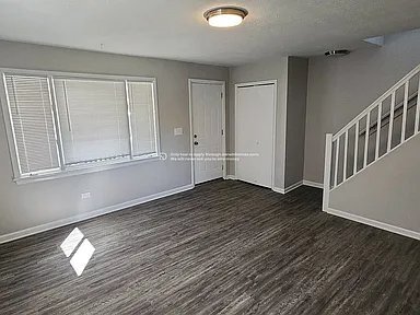 2522 E 33rd St, Lorain, OH 44055 - photo 2