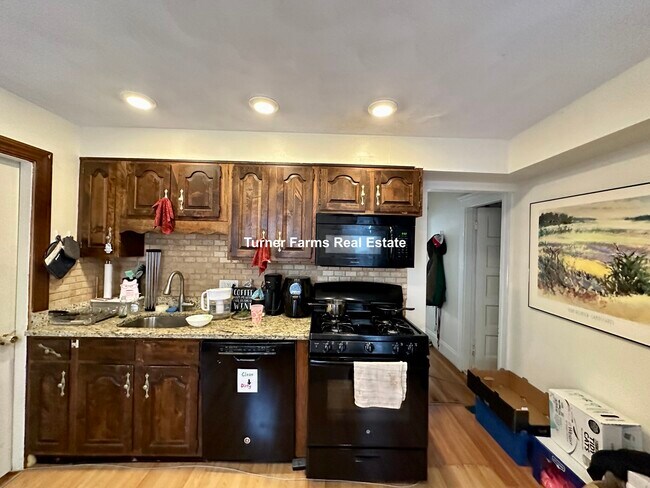 352 Main St unit 2, Medford, MA 02155 - photo 2