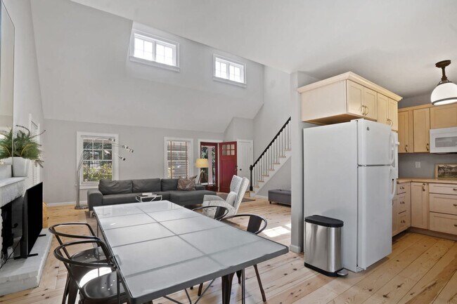 11 The Pkwy unit ID1262274P, Southampton, NY 11968 - photo 3