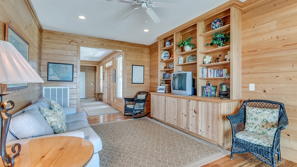 630 Parker Dr unit ID1253441P, Pawleys Island, SC 29585 - photo 1