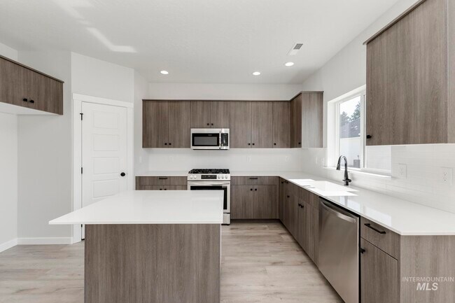 2415 N Silver Wolf Place, Star, ID 83669 - photo 6