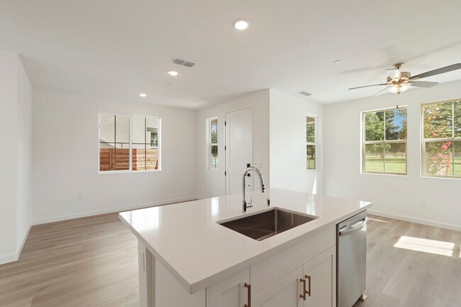 6419 Jacinto Way, Sacramento, CA 95823 - photo 7