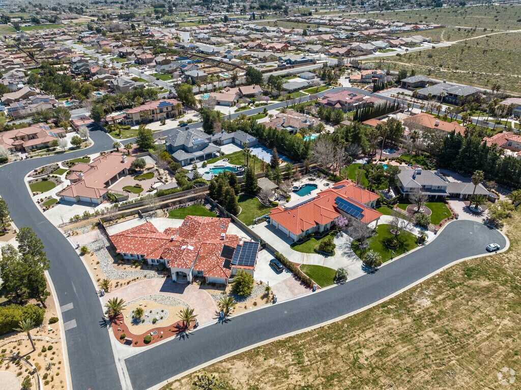 5759 W M4 Ave, Quartz Hill, CA 93536