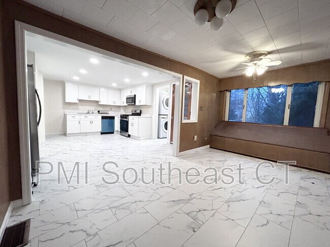 121 Shaw St unit 1, New London, CT 06320 - photo 5