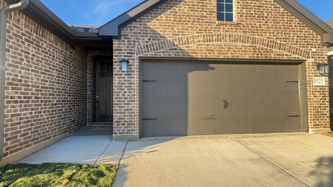 3523 Helena St, Gainesville, TX 76240 - photo 2