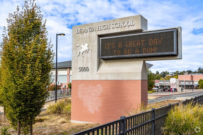 De Anza High School is home of the Dons.