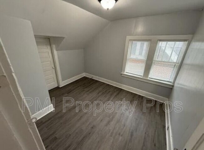 3225a N 27th St unit WI 53216, Milwaukee, WI 53216 - photo 4