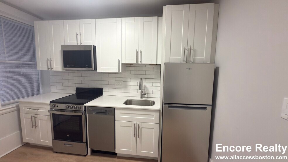 50 Joy St unit 2, Boston, MA 02114 - photo 1