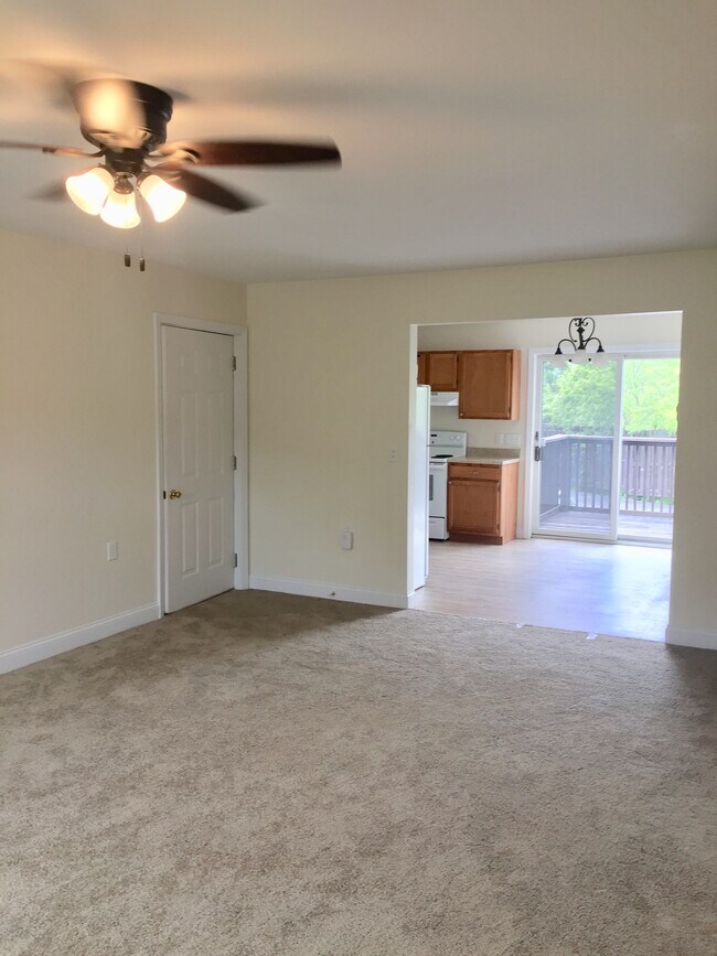 203 Elm St unit 12, Cobleskill, NY 12043 - photo 4