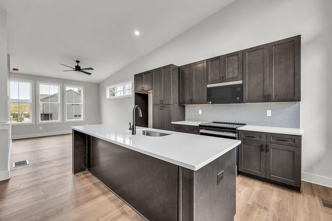 105 Peerless Ave unit 38158611, Chattanooga, TN 37405 - photo 2