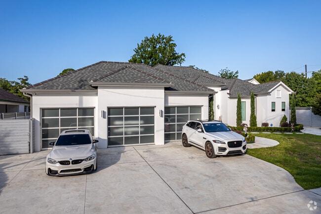 Custom built homes can be found in River Ridge.