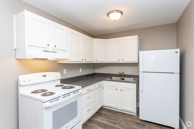 2BR, 1BA - Kitchen