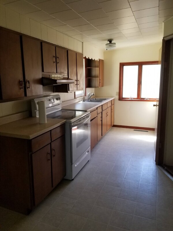 208 4th Ave W, Culbertson, MT 59218 - photo 6