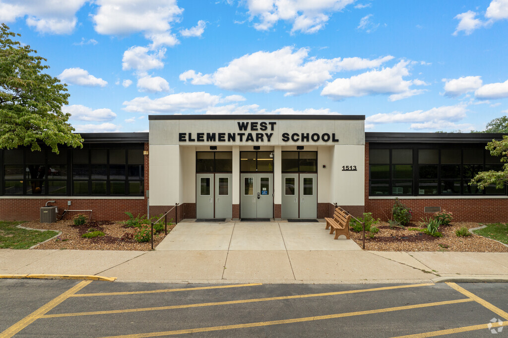 West Elementary School has a student to teacher ratio of 13:1.