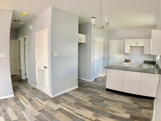 417 Newport Ave unit 2, Edinburg, TX 78539 - photo 5