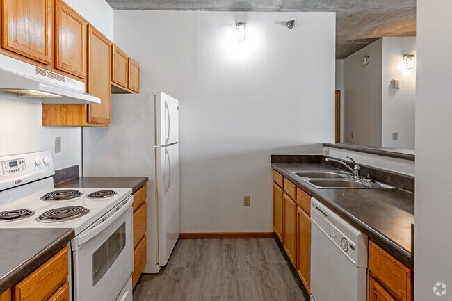 1BR, 1BA - 699SF - Kitchen