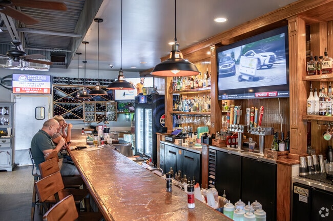 Captain Groovy's Raw Bar & Grill serves fresh seafood to Camellia Gardens residents.