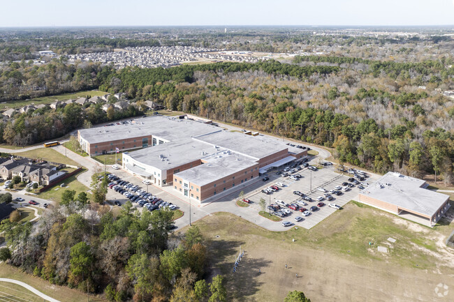 Woodridge Forest Middle School is a great school to send your kids.